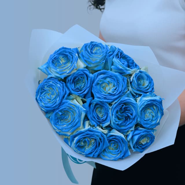 Bouquet with blue roses